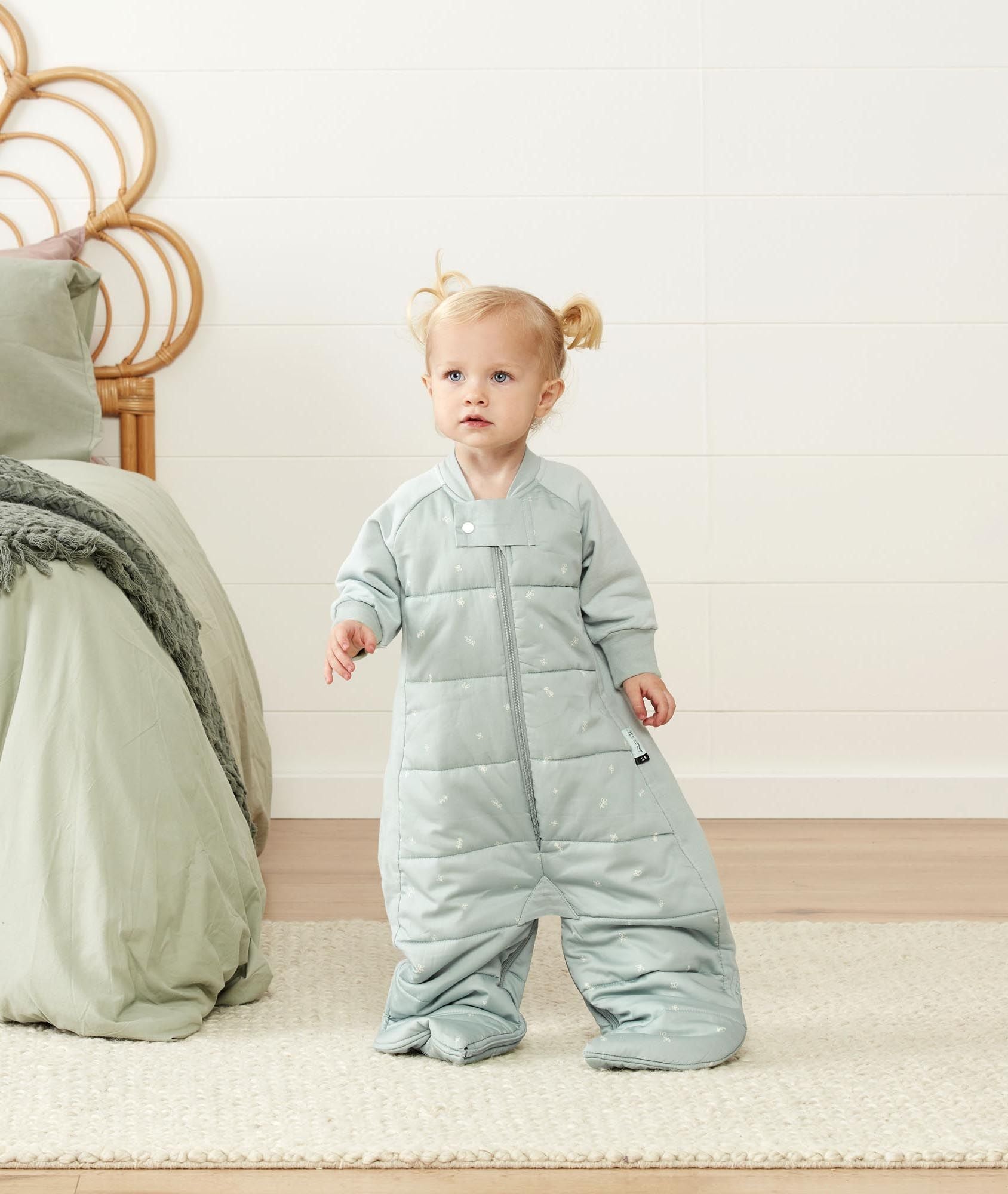 Baby sleeping fashion suit